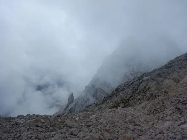 Dağcılık Tofana cephedeki dolomites içinde