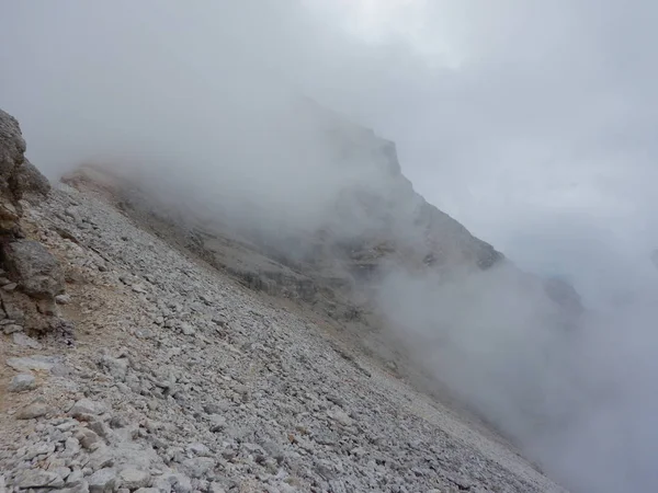 Dağcılık Tofana cephedeki dolomites içinde