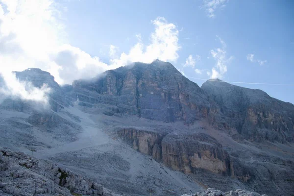 Dağcılık Tofana cephedeki dolomites içinde