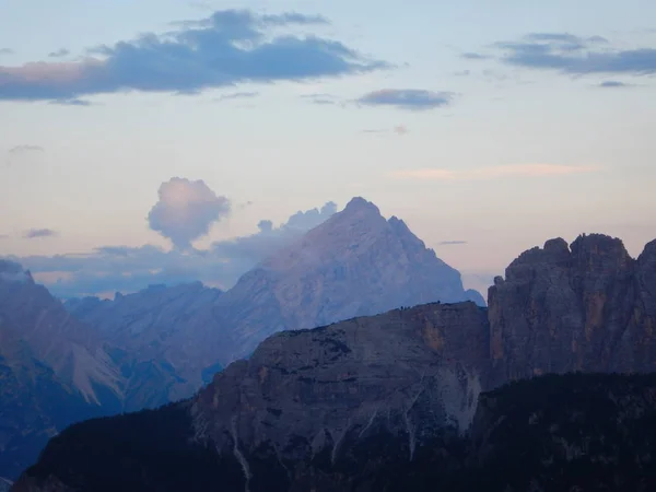 Croda da lago mountain in dolomites — Stock fotografie