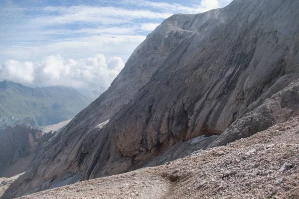 Wspinaczka na lodowiec marmolada w Dolomitach — Zdjęcie stockowe