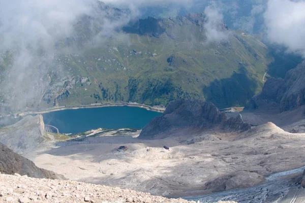 ドロミテでマルモラーダ氷河登山 — ストック写真