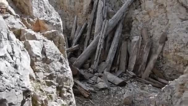 Vacker sommar aktiv semester i Dolomiterna — Stockvideo