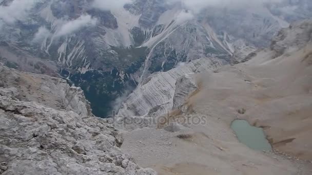 Schöner Sommer Aktivurlaub in den Dolomiten — Stockvideo