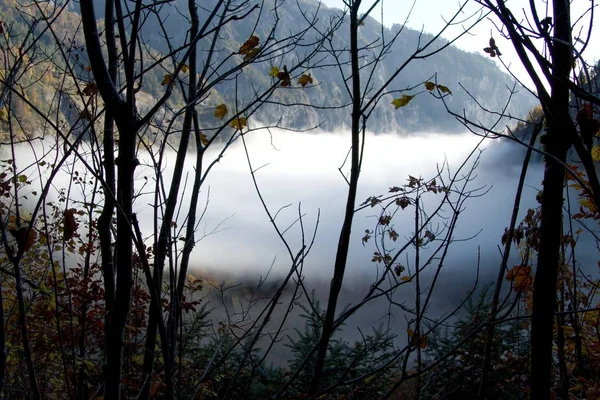 Caminhada de outono para a montanha priel mais grosseiro — Fotografia de Stock