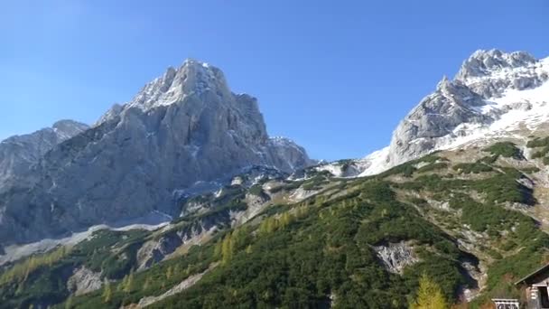 Panorama de priel más grueso en los alpes austriacos — Vídeos de Stock