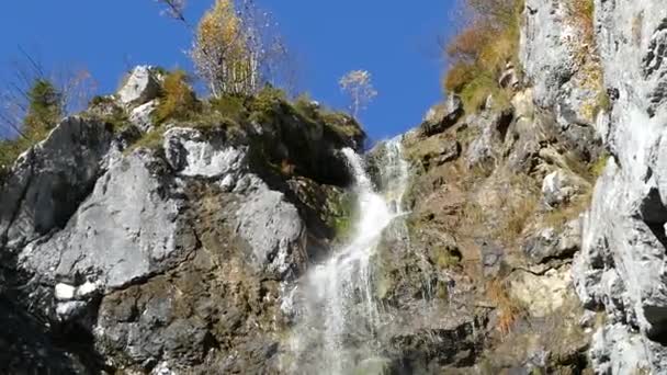 Klinserfall vattenfall i totes gebirge — Stockvideo