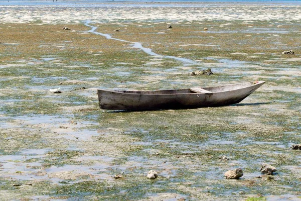 Barco de pesca tradicional em Zanzibar — Fotografia de Stock