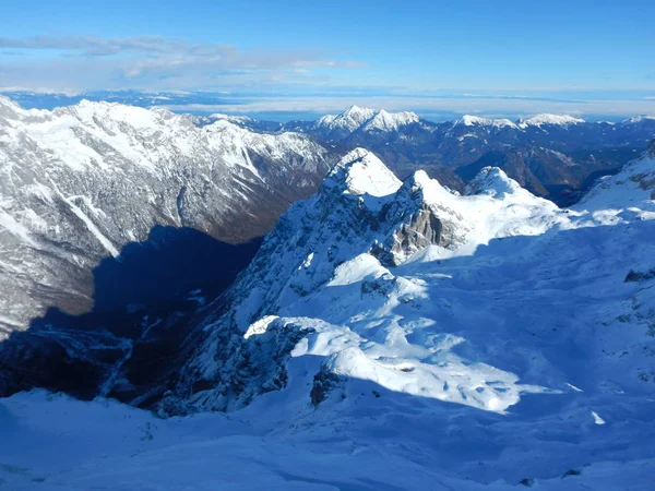 Natura invernale nel parco nazionale del Triglav — Foto Stock