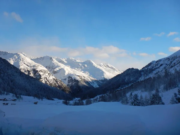 Güzel kış manzara Alpleri'nde — Stok fotoğraf