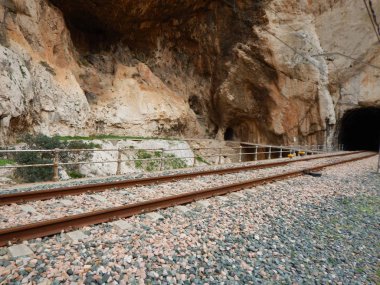 Demiryolu El chorro kayalık bölge