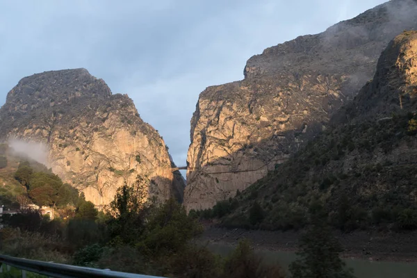 Prachtige rotsachtige gebied rondom el Chorro in Andalusië — Stockfoto