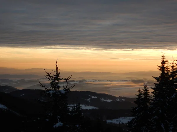 Romantischer Sonnenuntergang im Riesengebirge in Tschechien — Stockfoto