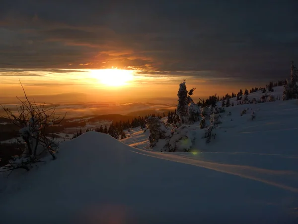 Romantický západ slunce v Krkonoších v češtině — Stock fotografie