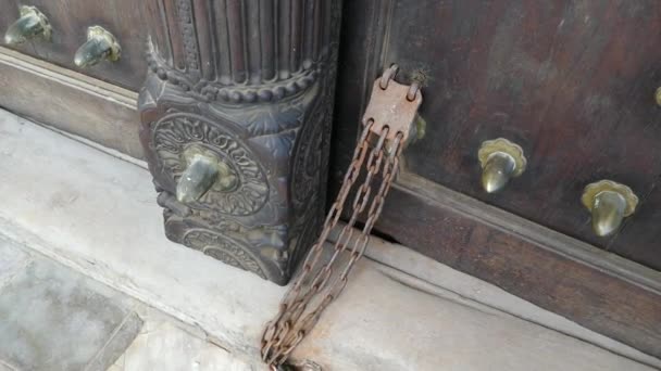 Detail Staré Dveře Domu Zázraků Kamenné Město Zanzibar — Stock video