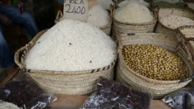 pirinç ve diğer gıda Afrika sokak piyasada