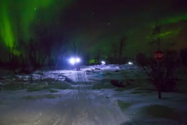Schöne Nordlichter über Lappland in Finnland — Stockfoto