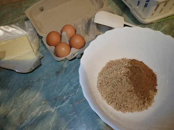 Zubereitung eines selbst gebackenen Lebkuchens — Stockfoto