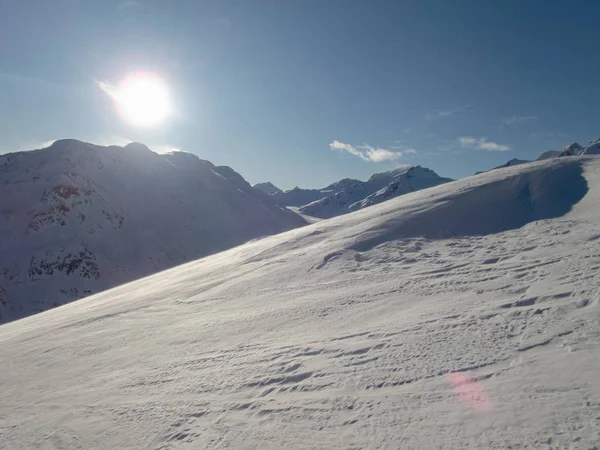 Krásný skitouring den v otztal Alpách v Rakousku — Stock fotografie