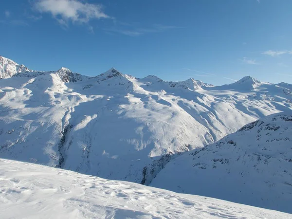 Vacker skitouring dag i otztal alperna i Australien — Stockfoto