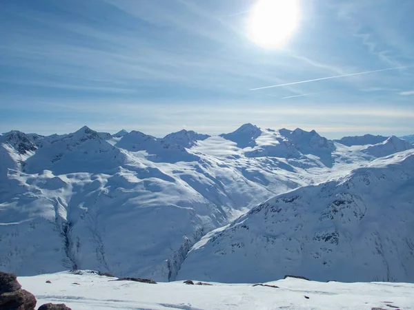 Schöner Skitourentag in den otztaler Alpen in Österreich — Stockfoto