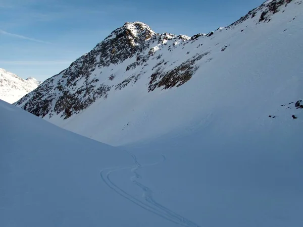 Mooie skitouringdag in otztal alps in Oostenrijk — Stockfoto