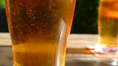 Bira bardağının ayrıntıları soğuk