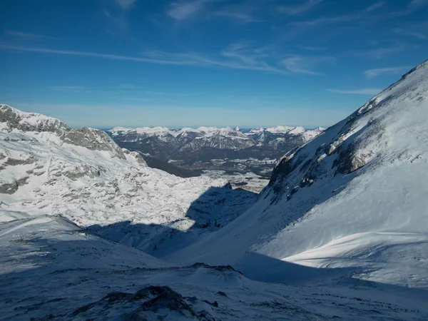 Vinter skitouring område arounf Laufener hutte i tennengebirge i austrien — Stockfoto