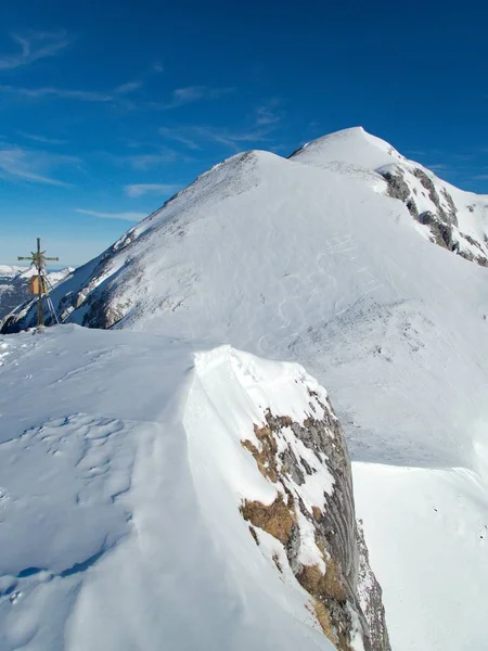 Winter skitouring areaarounf Laufener hutte in tennengebirge in austria — ストック写真