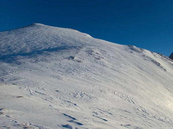 Winterskigebiet rund um die Laufener Hütte im tennengebirge in Österreich — Stockfoto