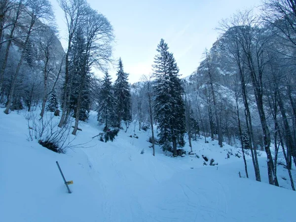 Inverno skitouring areaarounf Laufener hutte em tennengebirge na Áustria — Fotografia de Stock