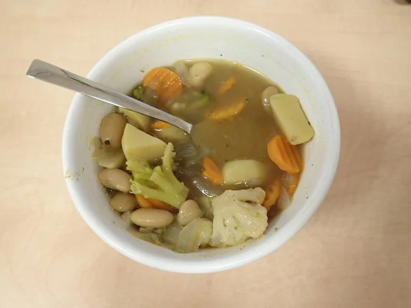 Čerstvá domácí zdravá zeleninová polévka — Stock fotografie