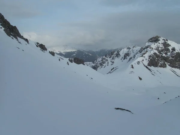 Зимний альпийский пейзаж для скитинга в штубайерских Альпах в Австралии — стоковое фото