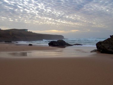 Portekiz 'deki güzel kayalık Atlantik kıyıları
