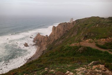 Portekiz 'deki güzel kayalık Atlantik kıyıları