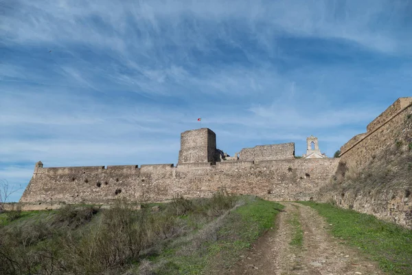 Portekiz 'deki terk edilmiş Juromenga kalesinin boş binaları — Stok fotoğraf