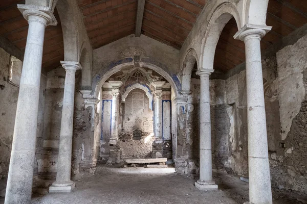 Edifícios vazios da fortaleza abandonada Juromenga em portugal — Fotografia de Stock