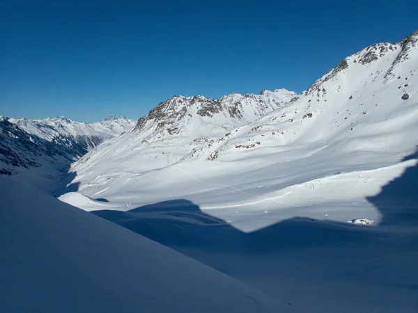 Skitouring paradise silvretta mountains in austria — стоковое фото