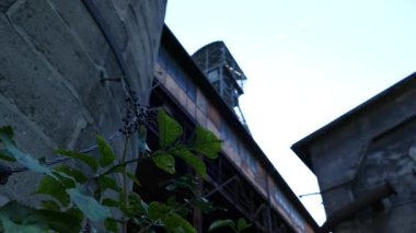 Czechia 'daki Ostrava Vitkovice' deki ünlü kahverengi alan.