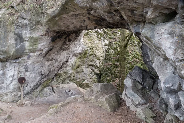 Entrada Para Uma Caverna Pedra Calcária Parque Natural Czech Karst — Fotografia de Stock