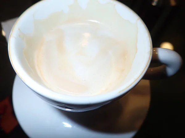 Una Tazza Caffè Bianco Con Piatto Portata — Foto Stock