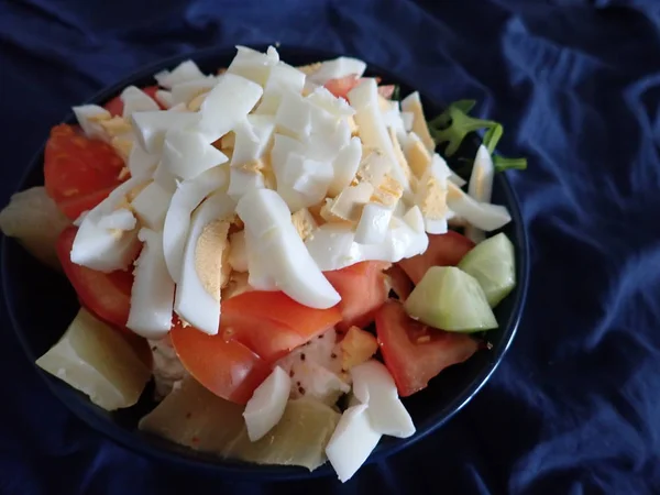 Salată Legume Proaspete Amestecate Servite Într Castron — Fotografie, imagine de stoc