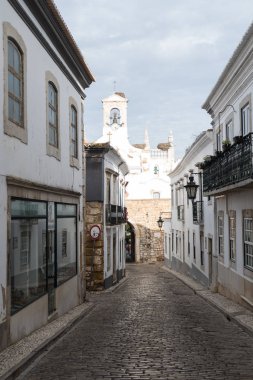 Portekiz 'de Faro' da eski bir kilise.