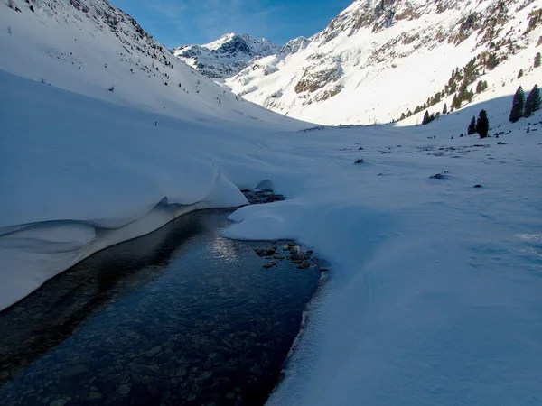 北海道の美しい日当たりの良い冬の風景 Otztal Alps — ストック写真
