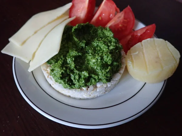 Light Healthy Diet Rice Bread Green Basil Pesto — Stock Photo, Image