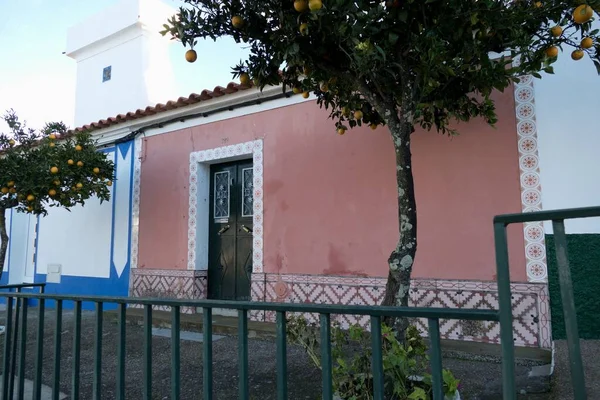 Vila Rural Portugesa Com Pequenas Casas Típicas Com Branco Azul — Fotografia de Stock