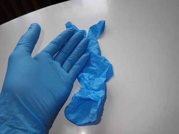 Guantes Goma Azul Que Protegen Las Manos Contra Infecciones —  Fotos de Stock