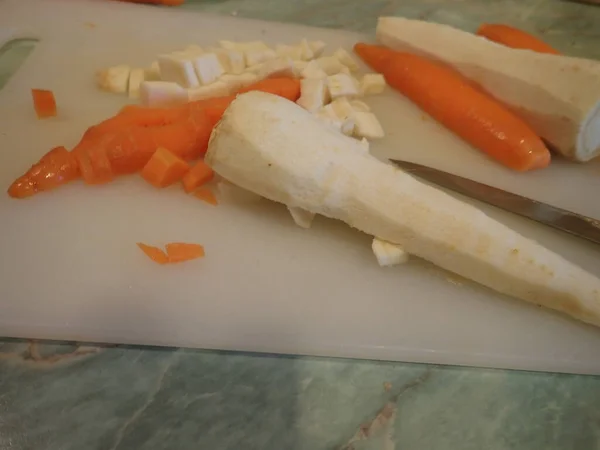 キッチンでのスープの自家製調理のための新鮮な野菜 — ストック写真