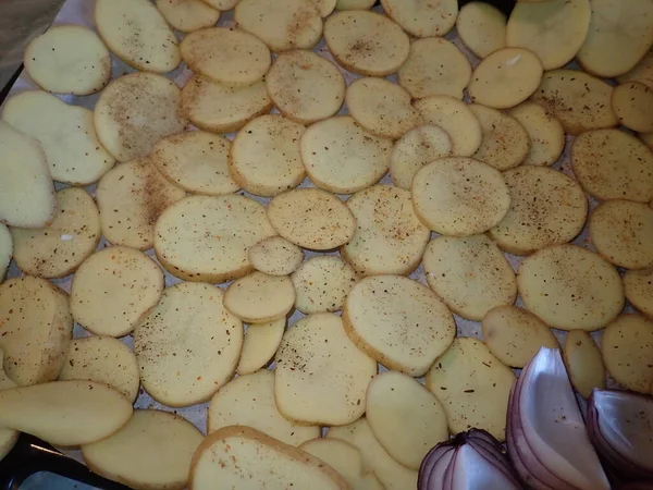 Küche Zubereitung Von Hausgemachten Kartoffelchips Snack — Stockfoto
