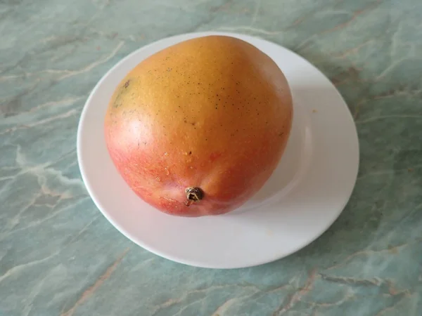 Detail Mango Fruit Plate — Stock Photo, Image